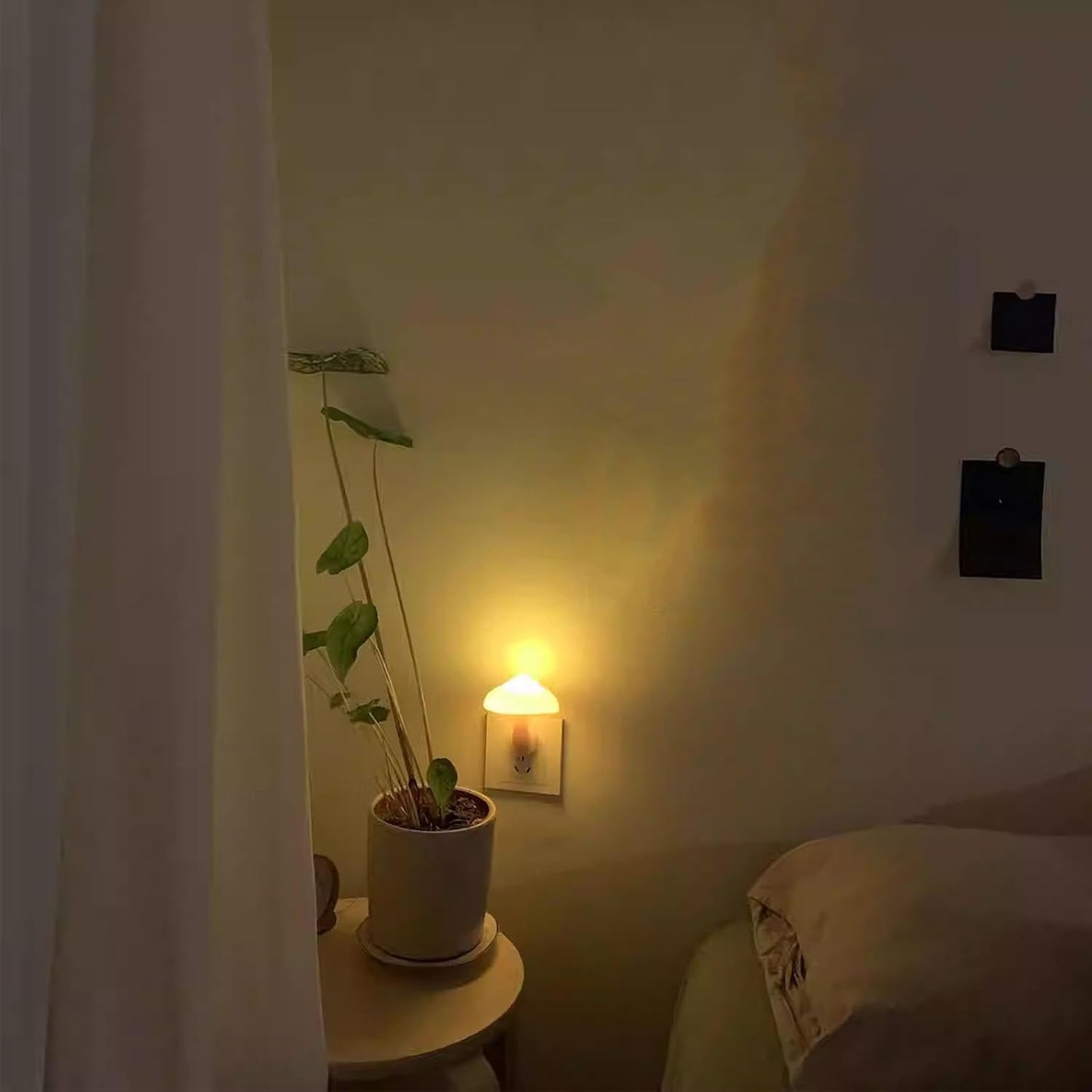 Mushroom-Shaped Energy Saving Sensor LED Night Light with Plug Yellow(Average Life Expectancy 50000H)